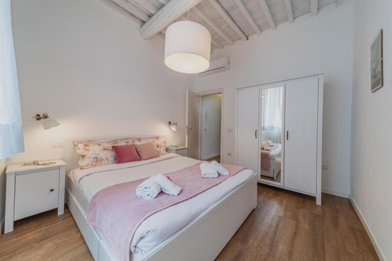 32 Nero - Florence Apartment San Niccolo Экстерьер фото