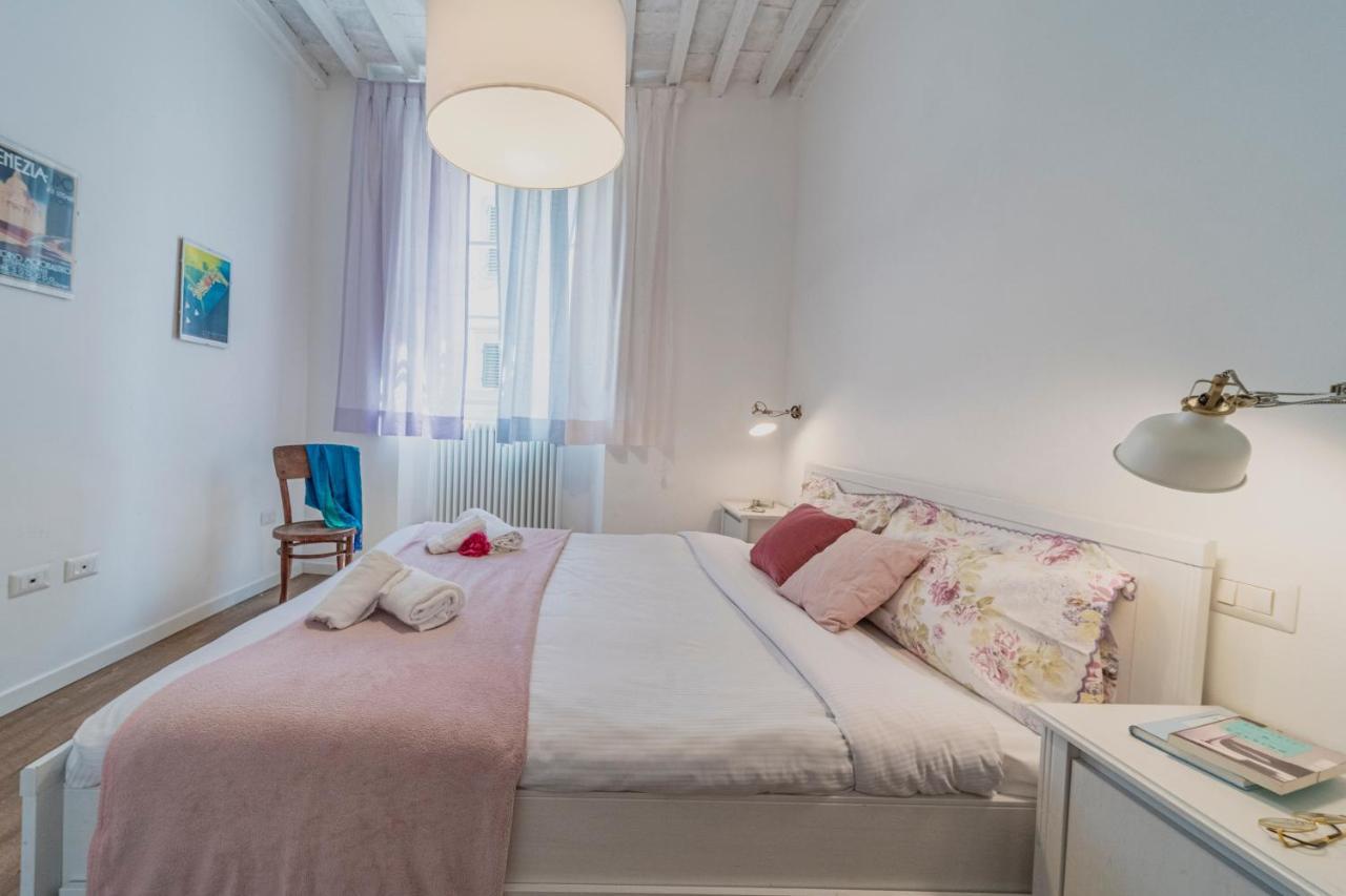 32 Nero - Florence Apartment San Niccolo Экстерьер фото